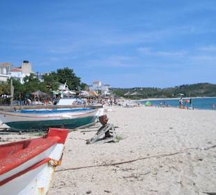 Strand an der Promenade von Potos