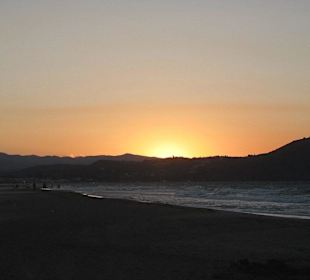 Sonnenuntergang mit Blick auf Georgioupolis.