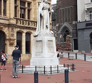 Queen Victoria Statue