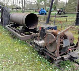 Rohrleitungen auf dem Gelände