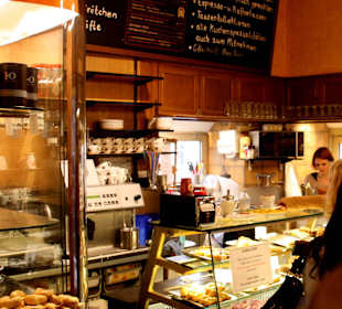 Großes Angebot an Kuchen u.Torten