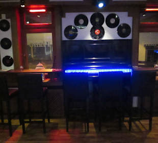 Pub Restaurant Piano
