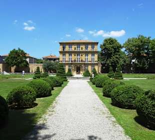 Garten und Gebäude des Pavillon de Vendôme
