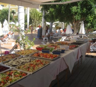 Buffet am Pool Freitags