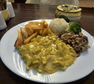 Chicken-Curry mit beilagen