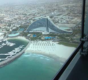 Blick auf das Jumeirah Beach Hotel