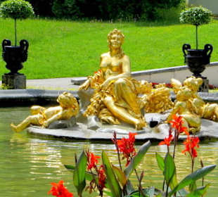 Figurengruppe an der Fontäne