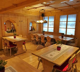 In den Gasträumen der Südtiroler Hütte