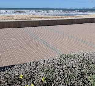 Entlang der Strandpromenade der Playa de Palma