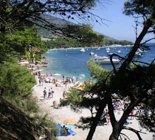 Hotel Elaphusa im Hintergrund