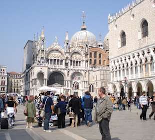 Dogenpalast und Markusplatz - Venedig