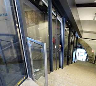 Ausstieg an der Bergstation der FestungsBahn