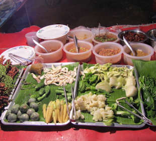 Der Bangtao Nacht-Markt mit Angeboten 026