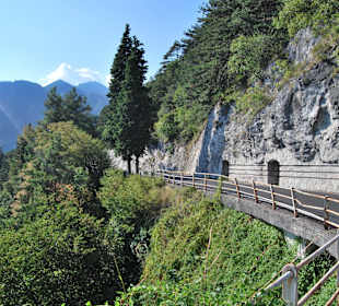Die Straßen Am Gardasee sind idyllisch.