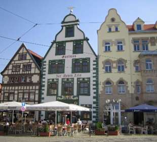 Restaurants am Platz vor dem Dom.