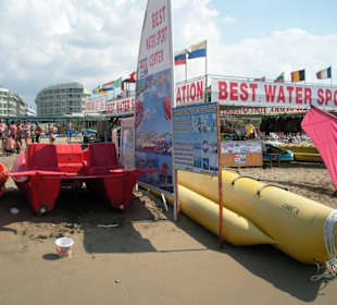 Wassersportanbieter am Strand