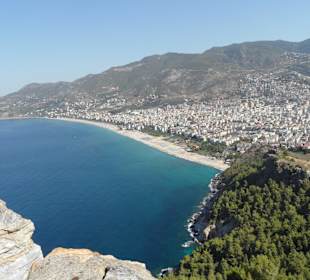 Blick von der Burg auf den Kleopatra-Strand