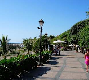 Die Promenade an der Playa del Duque