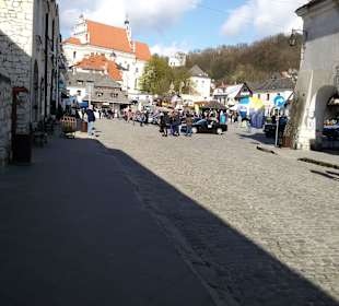Widok na rynek podczas zlotu fanów Porsche
