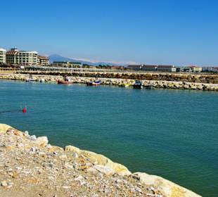 Hafen im März die Hotels