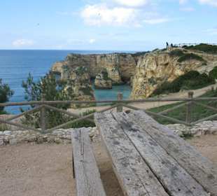 Picknickplatz über dem Strand