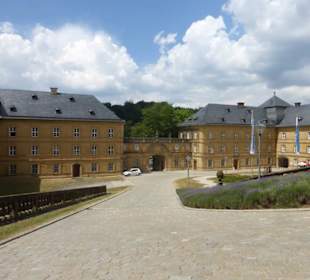 Blick über den Klosterhof von Kloster Banz
