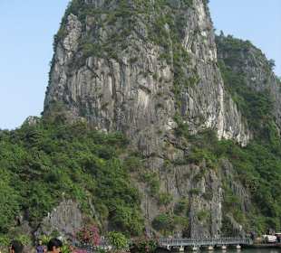 In diesem Berg befindet sich die Grotte
