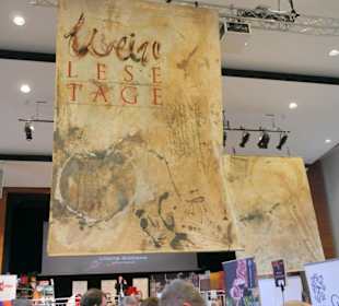 Stadthalle voller Wein