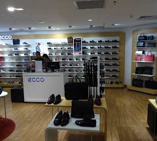 Im Shoppimgcenter unterwegs