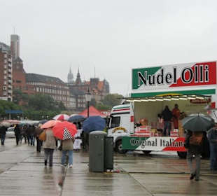 Fischmarkt bei Regen