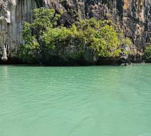 Lagune inmitten von Hong