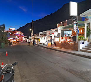 Hauptstraße durch den Ort