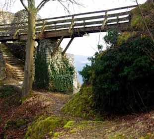 Zur Burgbrücke hoch