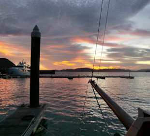 Sonnenuntergang im Hafen