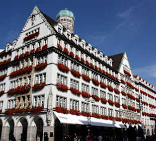 Blumengeschmückte Fassade