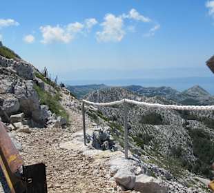 Rundweg am Gipfel des Sv. Jure 