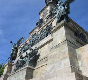 Am Niederwalddenkmal