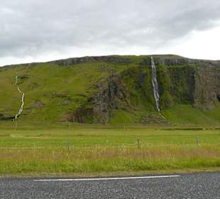 Cascata di Seljalandsfoss 