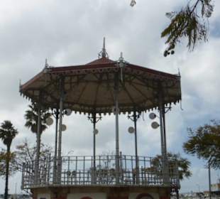Pavillon auf dem Platz