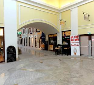 Sonntagsspaziergang durch das leere Mediterraneo