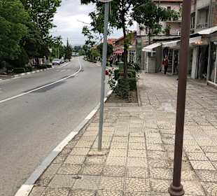 Garagenläden/Hauptstraße in Obzor