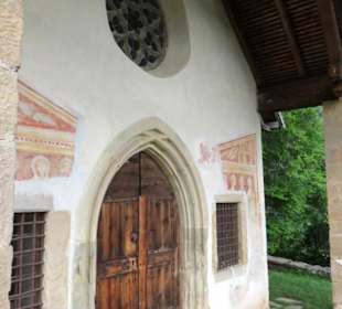 Eingang zur Kirche