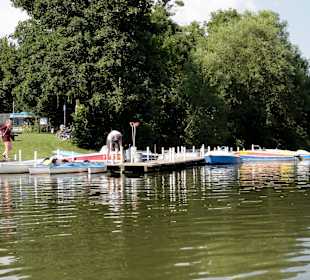 Rückkehr zum Anleger des Bootsverleih