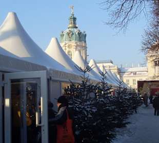 Weihnachtsmarkt beim Schloss