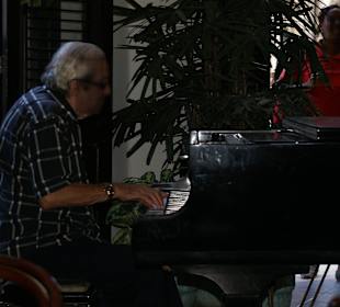 Musikalischer Empfang am Eingang