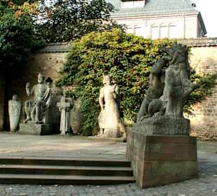 Standbilder der Fränkisch-Salischen Kaiser