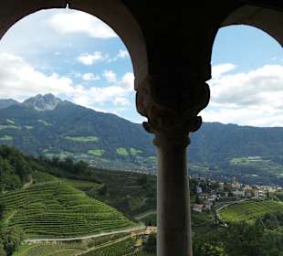 Blick vom Schloß auf Dorf Tirol