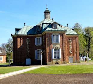 Das Hauptschloss im Zentrum der Anlage