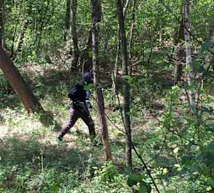 Wald paintball Spiel am erstes Spiel