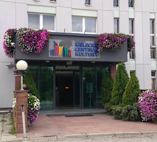 Główne wejście do Kieleckiego Centrum Kultury